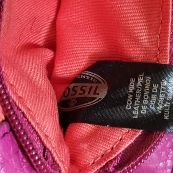 Fossil Issue No. 1954 Pink Leather Wallet - Picture 7 of 15